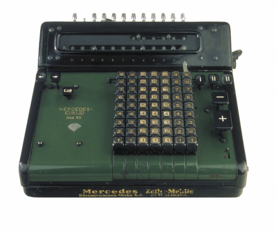 Mercedes Euklid 30